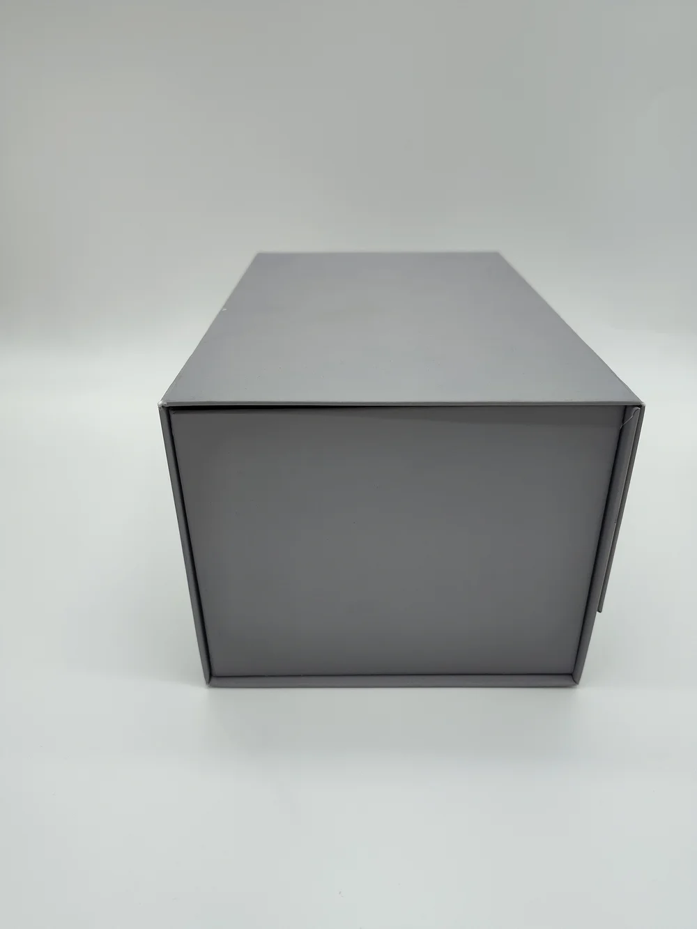 BERGDORF GOODMAN Magnetic Gift Box Ribbon Tissue Luxury Packaging Gray Purple